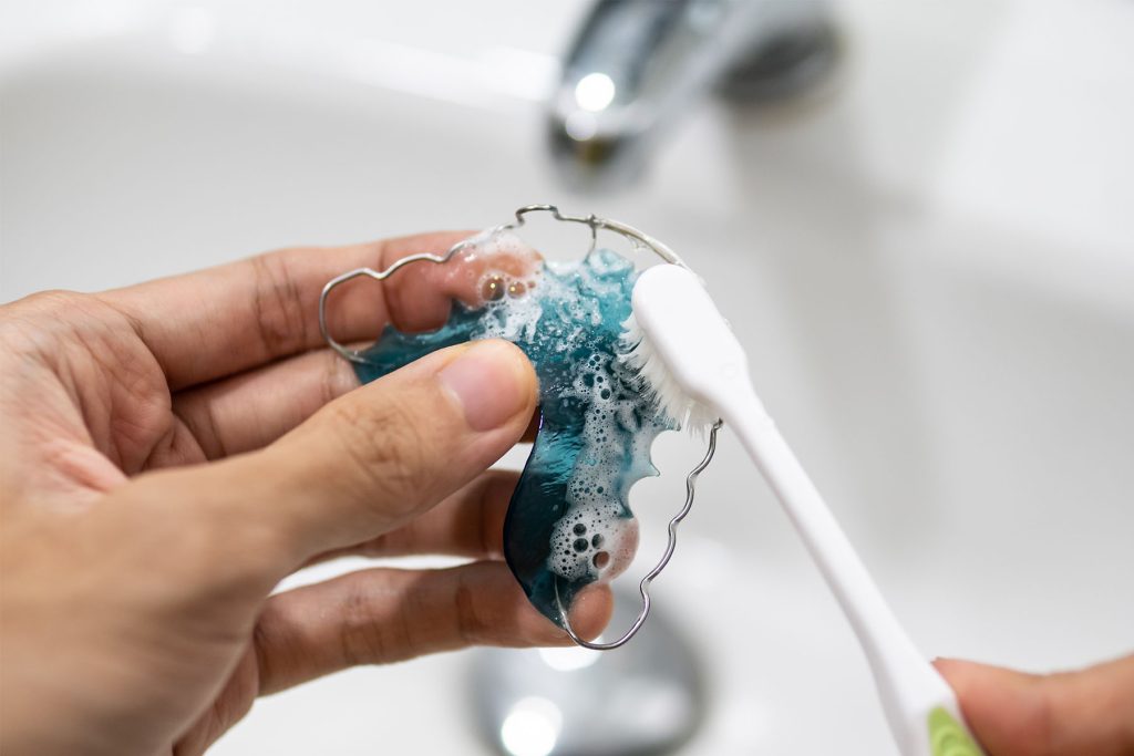 how to clean your retainer